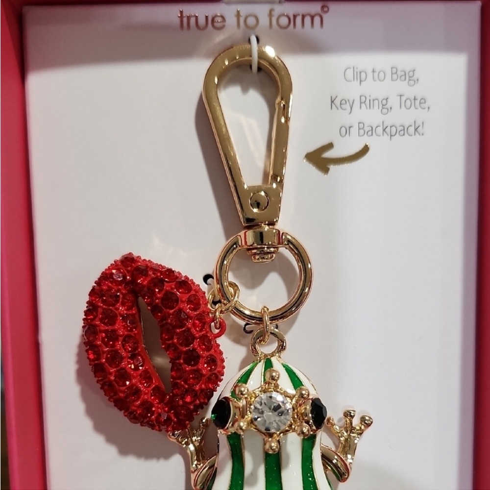 True to Form Frog Keychain with Red Lip Accent - Picture 5 of 6